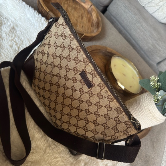 Gucci Handbags - Gucci Textured Leather Detail